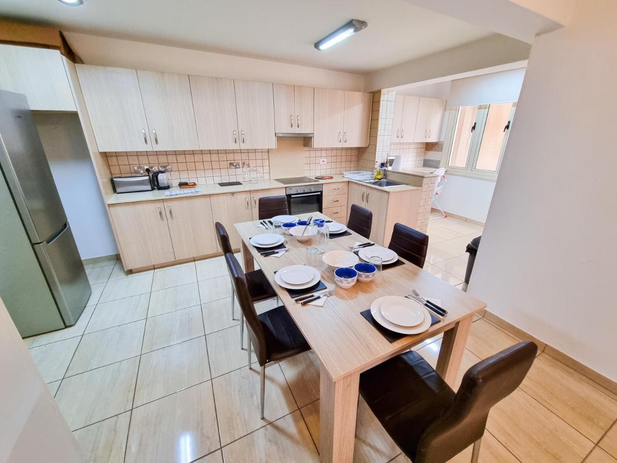 Sunbay City Rooms Larnaca Eksteriør billede